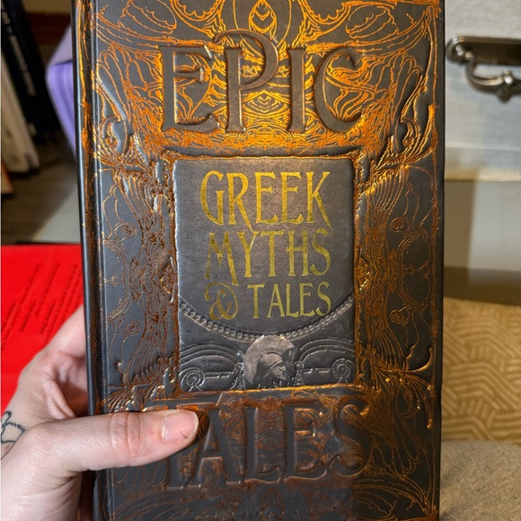 Books - Picture 7 of 11